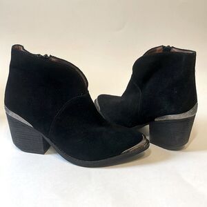 NWOT Jeffrey Campbell Cahuenga Black Booties Size 6